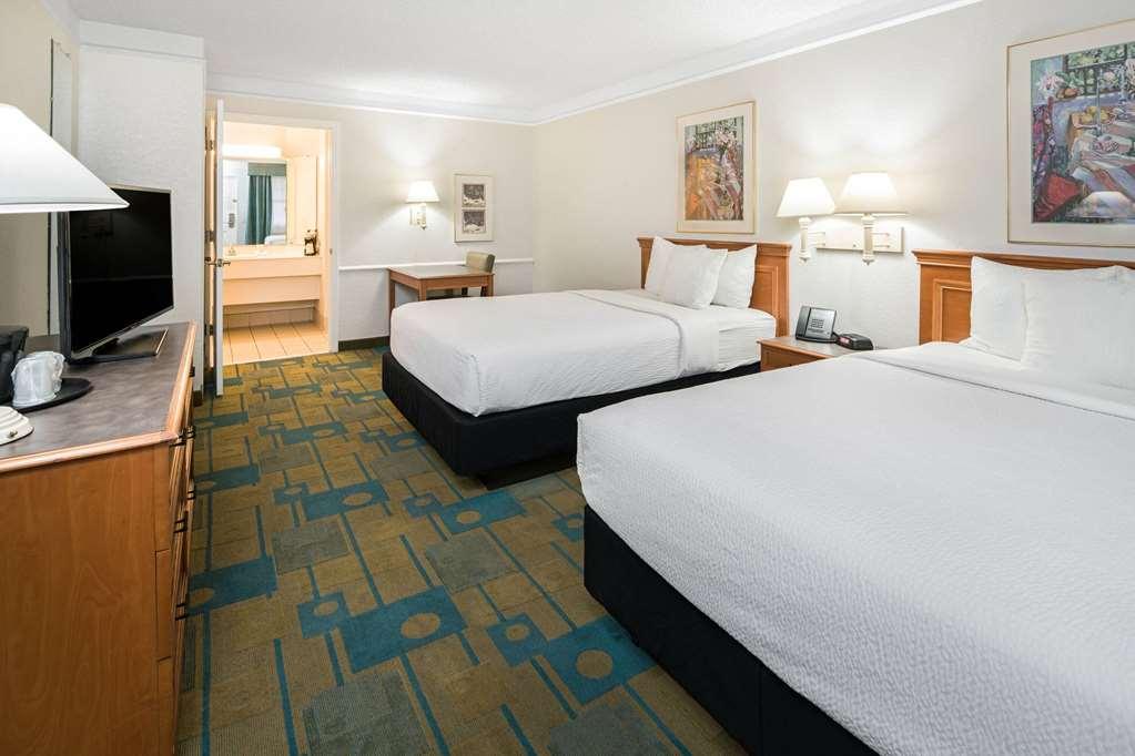 Days Inn By Wyndham San Diego Vista Rom bilde